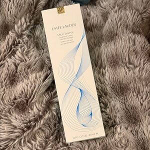 Estee Lauder Micro Essence Treatment Lotion - White and Gold